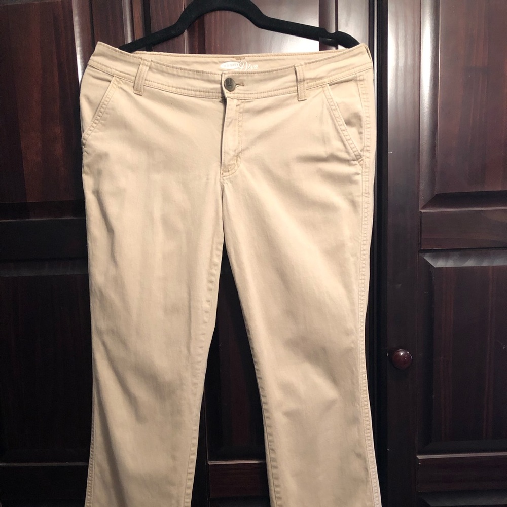 😎Old Navy “The Diva” khaki